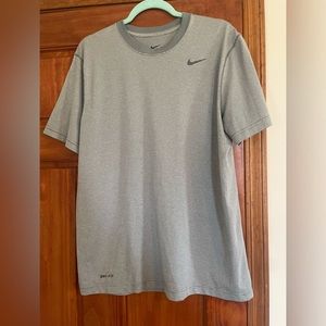 Nike Men’s Dri-Fit shirt, gray and white stripes, size L
